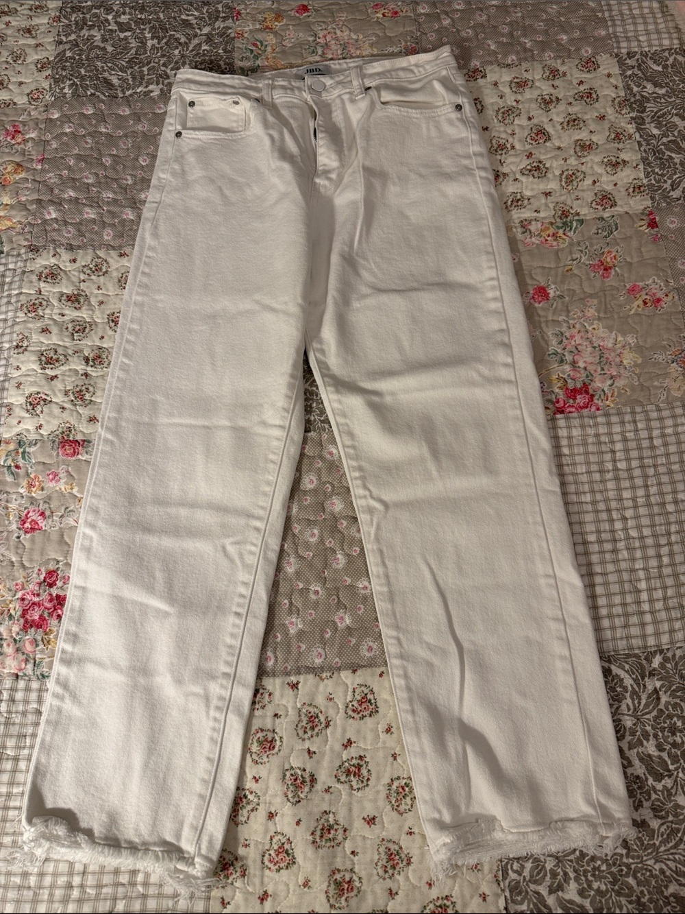 JBD Women's White Straight-Leg Jeans size 30